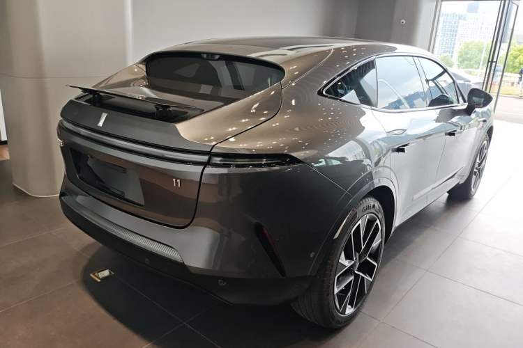 Used Avatr 11 2023 HarmonyOS Edition Smart Enjoyment Upgrade Model 116-degree Four-Wheel Drive Version Rear Right 45 Deg