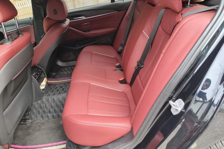 Used BMW 5 Series 2023 530Li Leading Model M Sport Package Left Rear Seat