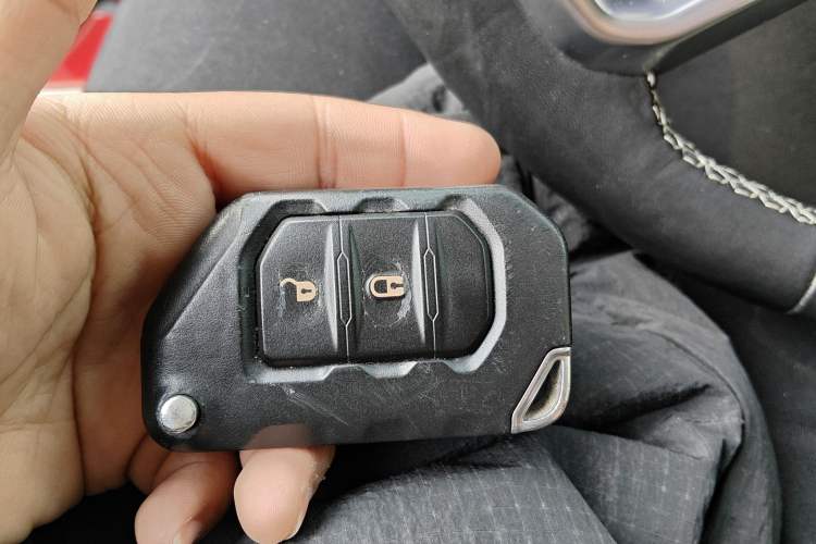 Used Jeep Wrangler 2019 2.0T Sahara 4-Door Version China V Standard
