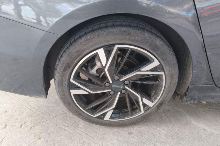 Used Lynk & Co 03 2023 1.5TD DCT JingPro Exterior 5