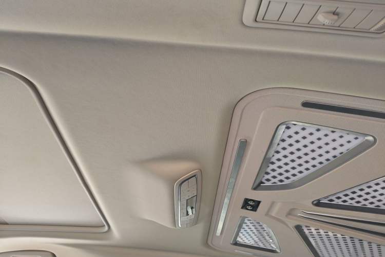 Used Buick GL8 2023 ES Lu Zun Comfort Model Headliner