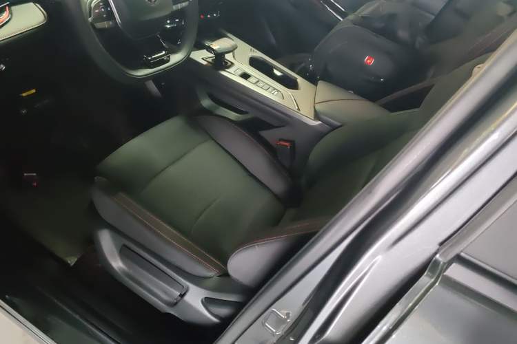 Used CHANGAN X5 PLUS 2025 1.5T DCT High-Energy Version Left Front Seat