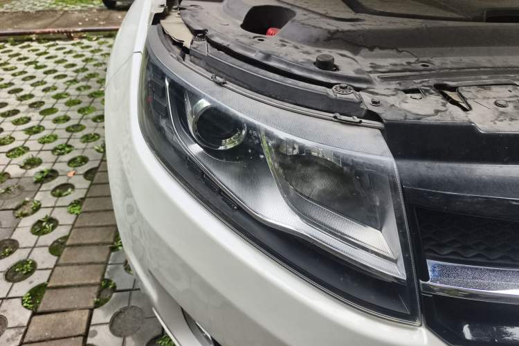 Used Land X7 2016 2.0T Panoramic Prestige Edition Right Front Headlight