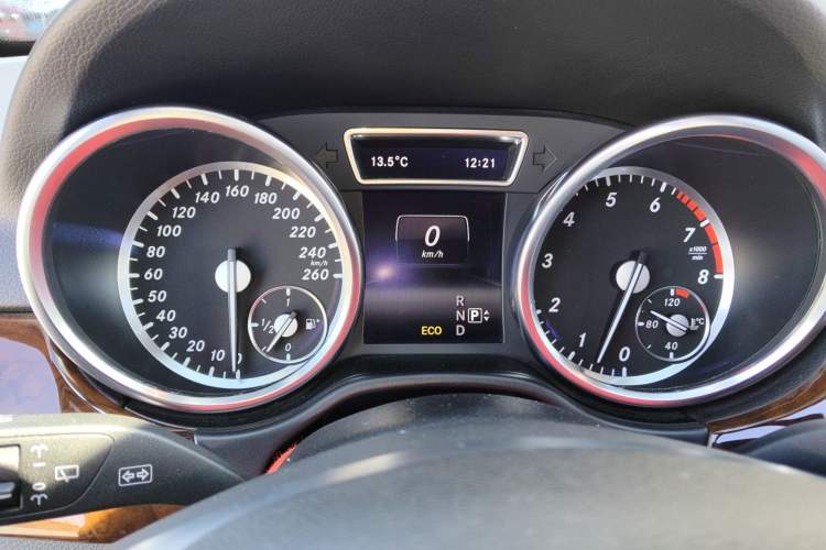 Used Mercedes-Benz M-Class 2015 ML 400 4MATIC Luxury Model Instrument Cluster