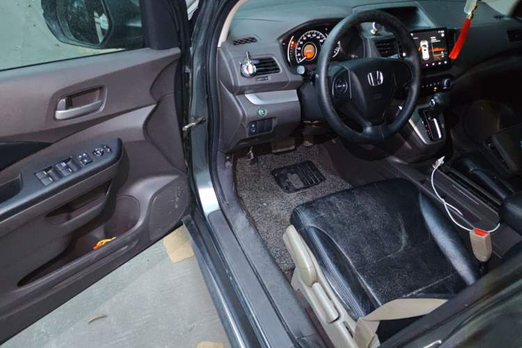 Used Honda CR-V 2012 2.0L two-wheel drive urban version
