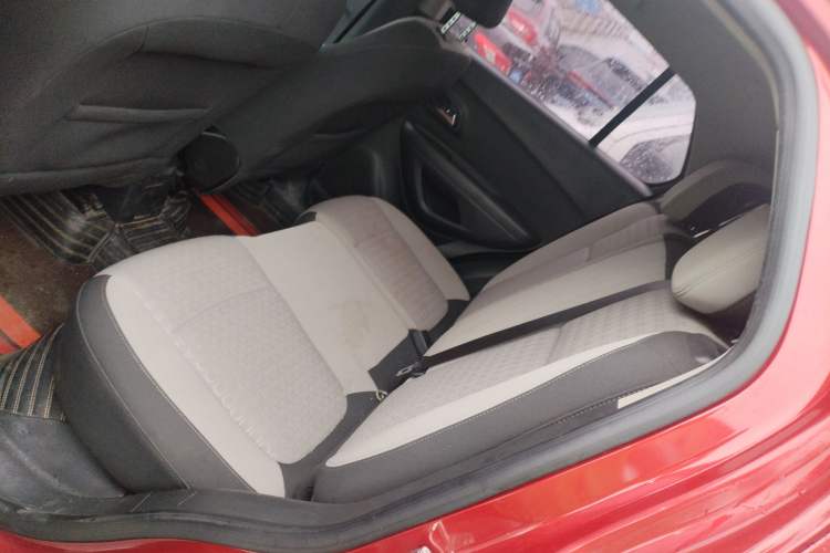 Used Chevrolet Trax 2014 1.4T Manual Two-Wheel Drive Comfort Model Left Rear Seat