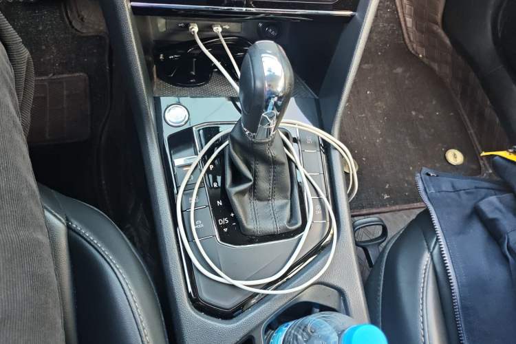 Used Volkswagen Tharu 2021 280TSI Two-Wheel-Drive Luxury Plus Edition Gear Lever