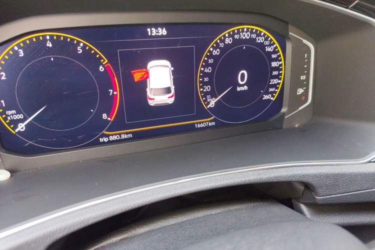 Used Volkswagen T-ROC 2022 280TSI DSG Two-Wheel Drive Comfort PLUS Odometer Close Up