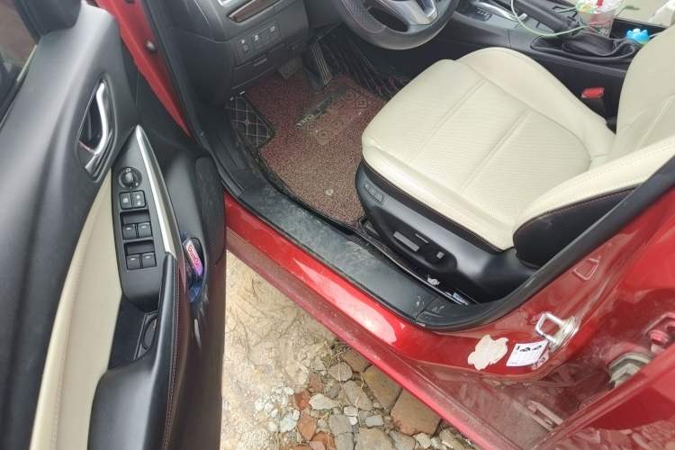 Used Mazda Atenza 2015 2.0L Blue Sky Luxury Edition Driver Seat