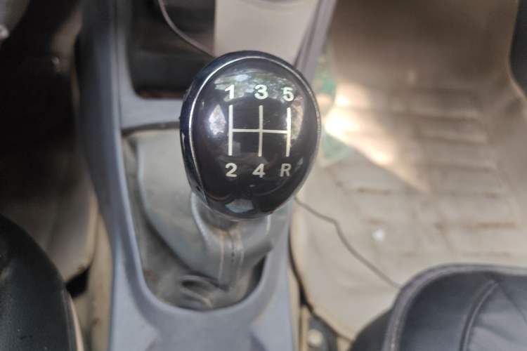 Used Geely Auto Diamond 2010 2nd Generation 1.5L Manual Standard Version