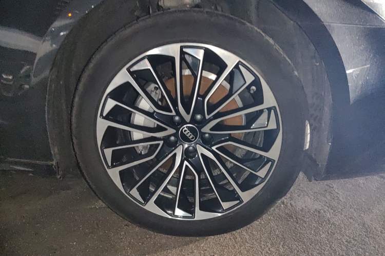 Used Audi A7L 2025 45 TFSI Luxury Edition Right Front Wheel Hub