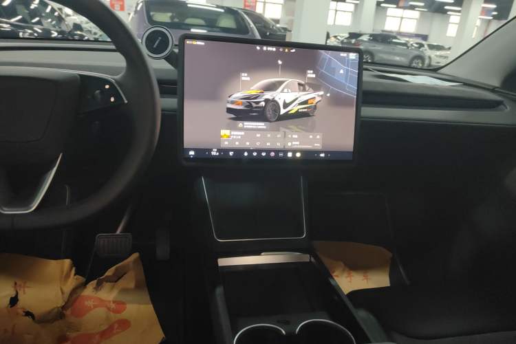 Used Tesla Model Y 2025 Rear-Wheel Drive First Edition Audio And AC Panel