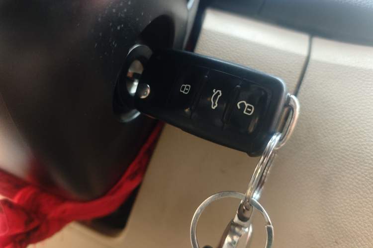 Used Skoda Fabia 2012 1.4L Manual Crystal Edition
