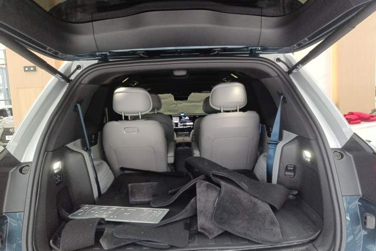 Used Hima AITO M9 2024 Range-Extended Ultra Version 52 kWh 6-Seater Model Trunk