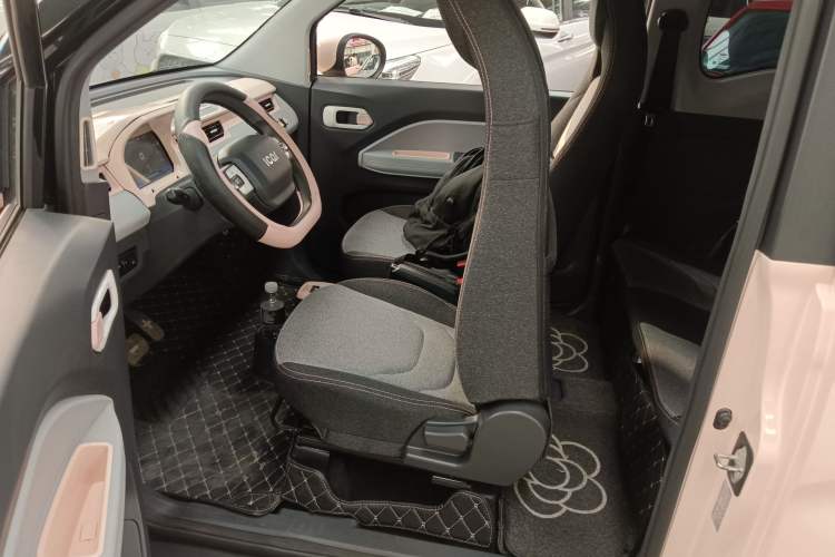 Used Chery New Energy QQ Ice Cream 2022 170km Sundae Phosphate Lithium-Ion