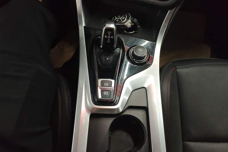 Used Lynk & Co 01 2017 2.0T Four-Wheel Drive Pro Edition Gear Lever