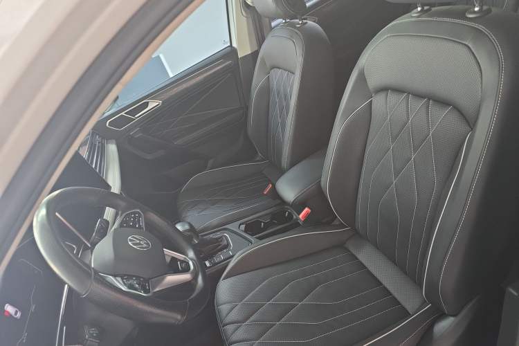 Used Volkswagen Tiguan L 2023 330TSI Automatic Two-Wheel Drive R-Line Enjoyment Edition