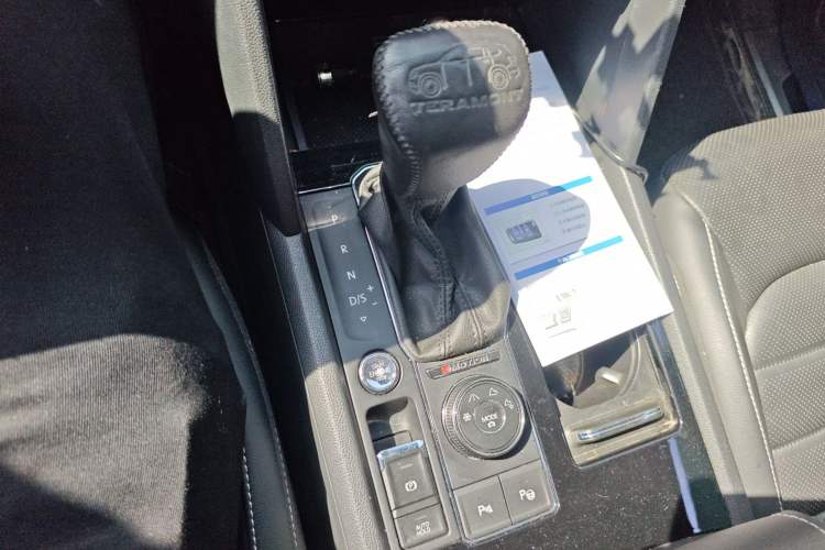 Used Volkswagen Teramont 2017 380TSI Four-Wheel Drive Luxury Edition Gear Lever