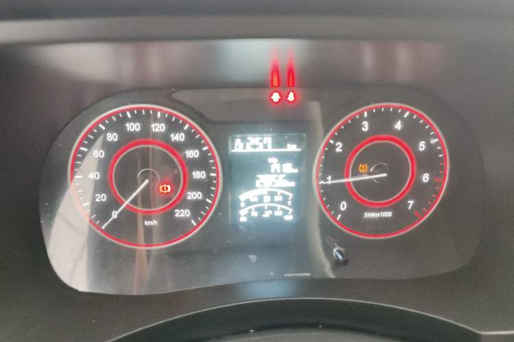 Used Foton Scenic G5 2023 2.0L Gasoline Commercial Version Open-Window 5/6-Seater DAN20L
