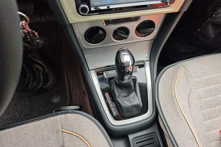 Used Volkswagen Gran Lavida 2013 1.6L Automatic Comfort Model