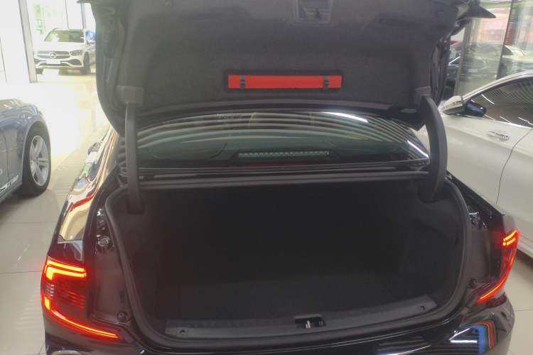 Used Volvo S90 2024 B5 Zhiyi Luxury Edition
