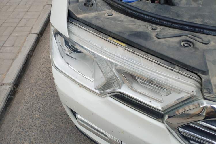 Used Haval H7 2017 Blue-Label H7L 2.0T Automatic Luxury Model Right Front Headlight