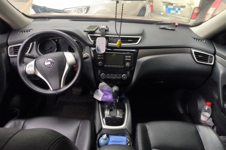 Used Nissan X-Trail 2015 2.0L CVT Comfort MAX Edition 2WD Center Console