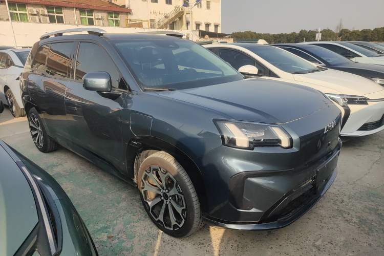 Used AION V 2024 Aion Tyrannosaurus 650 Smart Premium Edition