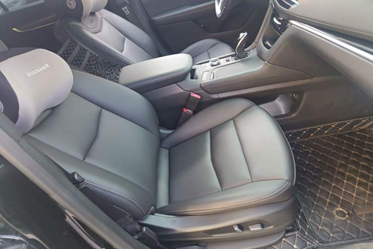 Used Cadillac XT6 2020 28T Six-Seater All-Wheel-Drive Fashion Edition Right Front Seat