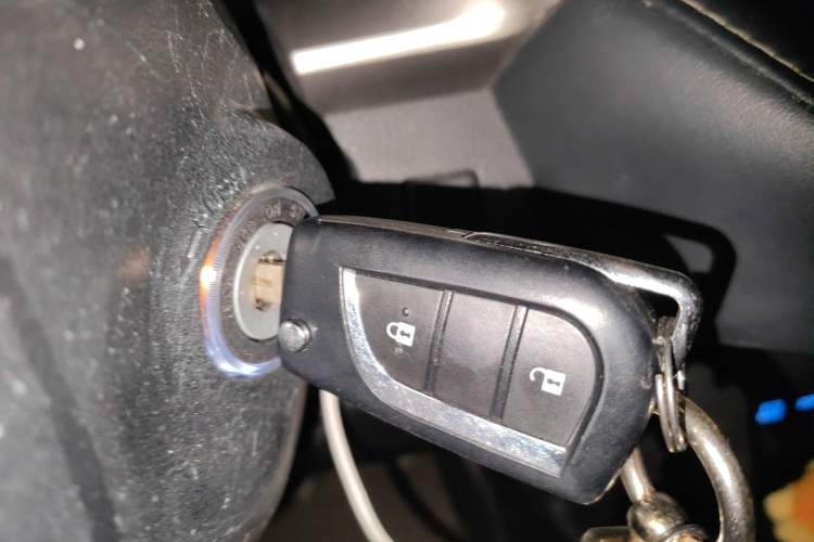 Used Toyota RAV4 2015 2.0L CVT Two-Wheel Drive Fashion Edition