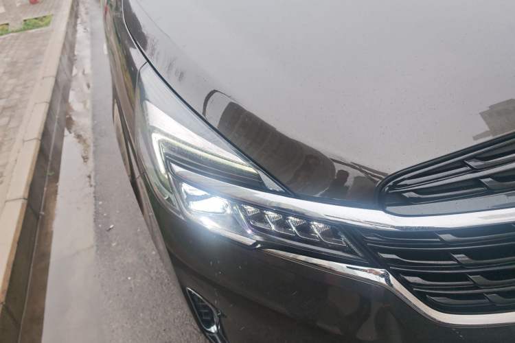 Used Buick GL8 2022 Land Business Class 652T Luxury Model
