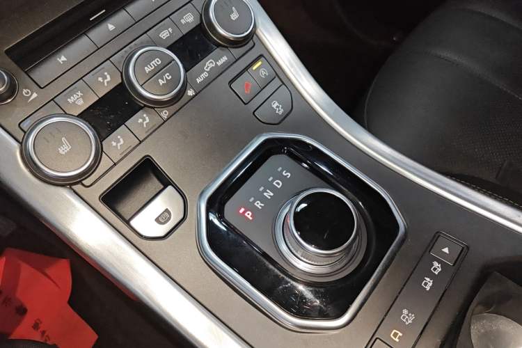 Used Land Rover Range Evoque 2016 2.0T SE PLUS Smart Enjoyment Edition Gear Lever