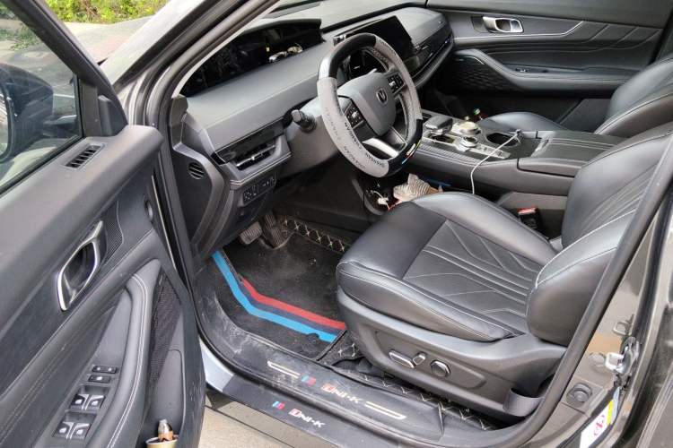 Used CHANGAN UNI-K 2024 2.0T Two-Wheel Drive YueShang Trim Driver Seat