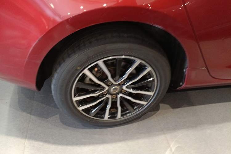 Used Volvo V40 2017 T3 Zhiyi Edition
