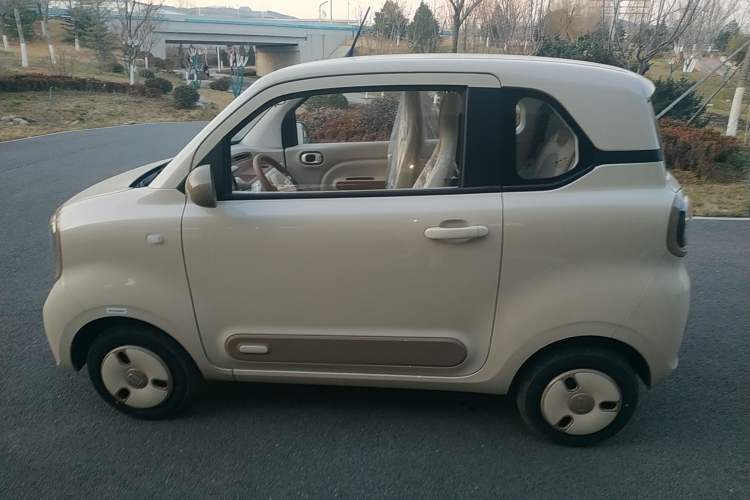 Used Bestune Pony 2026 222km Colorful Horse
