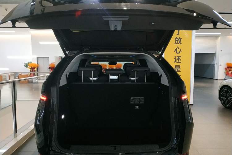 Used XPeng X9 2024 640 All-Wheel Drive High-Performance Max
