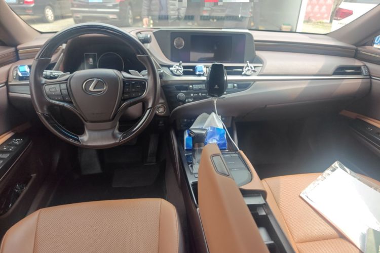 Used Lexus ES 2018 260 Luxury Edition China V Standard