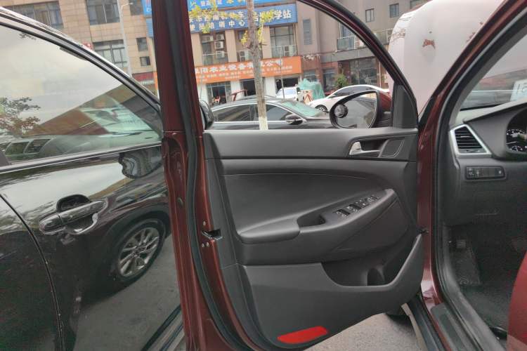 Used Hyundai Tucson 2015 1.6T Dual-Clutch Two-Wheel-Drive Smart Model
