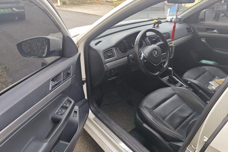 Used Volkswagen Lavida 2015 1.6L Automatic Comfort Edition