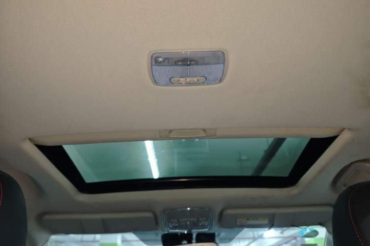 Used Haval M6 2017 1.5T Automatic Two-Wheel Drive Prestige Model Headliner