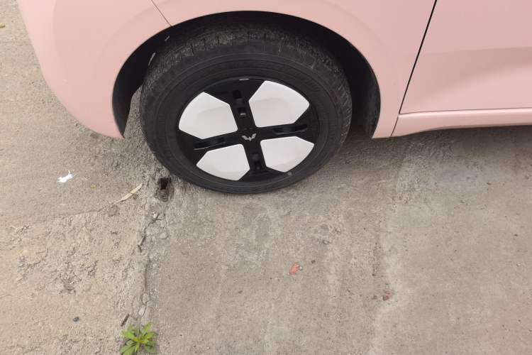 Used Wuling Hongguang MINIEV 2024 3rd Generation 215km Advanced Version
