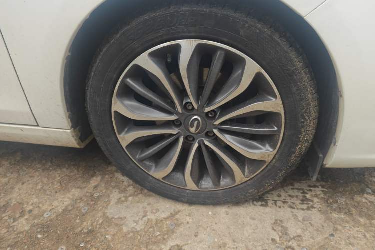 Used GAC Trumpchi GA6 2015 1.8T DCT Luxury Navigation Model
