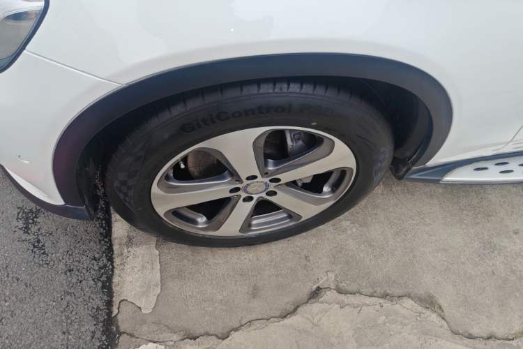 Used Mercedes-Benz GLC 2016 GLC 300 4MATIC Dynamic Model Exterior 4