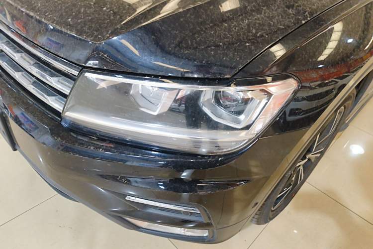 Used Volkswagen Tiguan L 2019 Revised 330TSI Automatic Two-Wheel Drive Smart & Luxury Edition China VI Standard Left Front Headlight