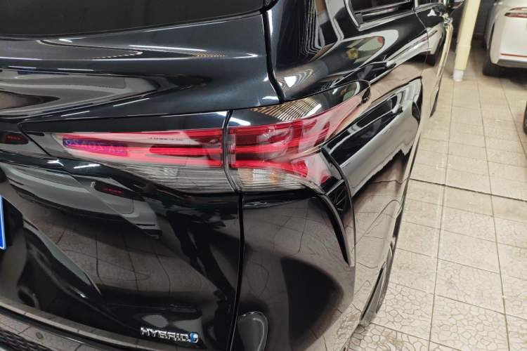Used Toyota Granvia 2022 2.5L Hybrid Flagship Edition Exterior 3