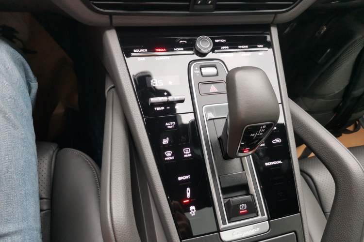 Used Porsche Cayenne 2018 Cayenne 3.0T Gear Lever