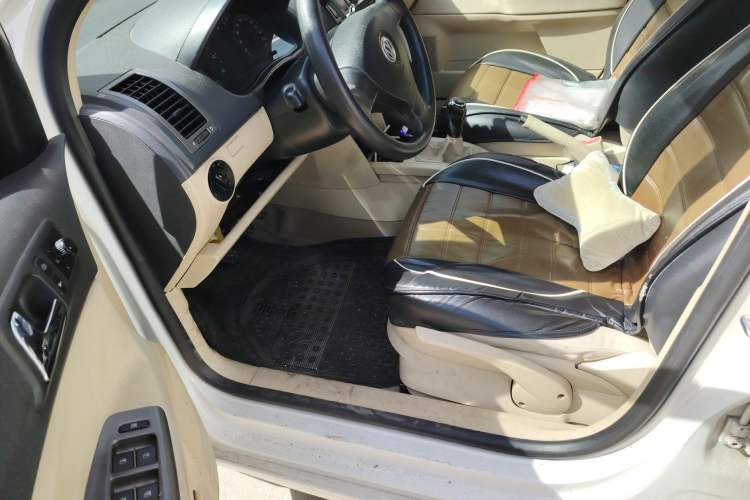 Used Volkswagen Polo 2009 Jingqing 1.4L Manual Shushang Edition Driver Seat