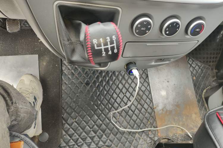 Used SAIC MAXUS Xintu V80 2021 2.0T Manual Classic Aoyuntong Long Wheelbase Mid-Roof 6/7/8/9-Seater