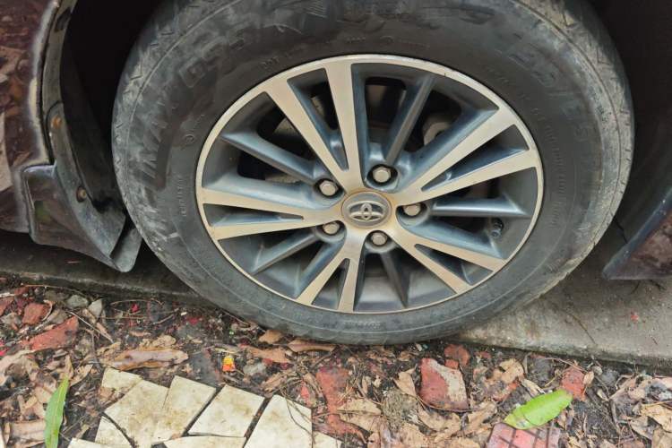 Used Toyota Levin 2016 Dual-Engine 1.8H GS E-CVT Elite Model with Sunroof
