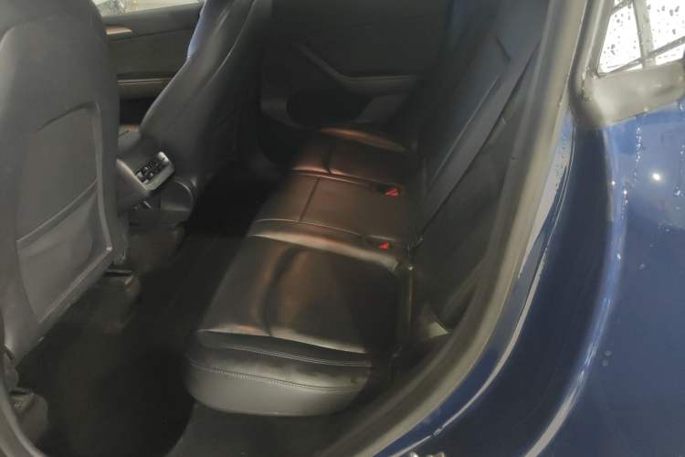 Used Tesla Model Y 2021 Long-Range All-Wheel-Drive Version 3D7
